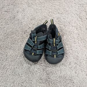 Keen Kids' Black and Yellow Adventure Sandals